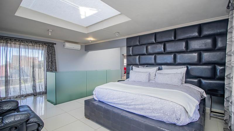 6 Bedroom Property for Sale in Dana Bay Western Cape
